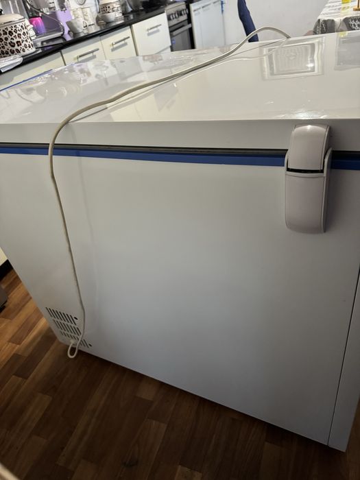 Продам рабочий морозильник