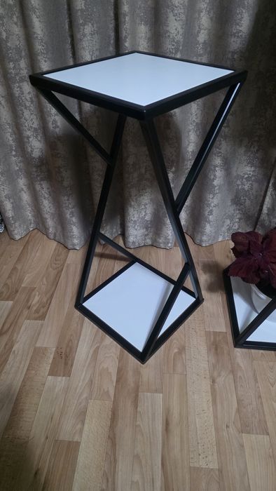 Подставка для цветов и декора