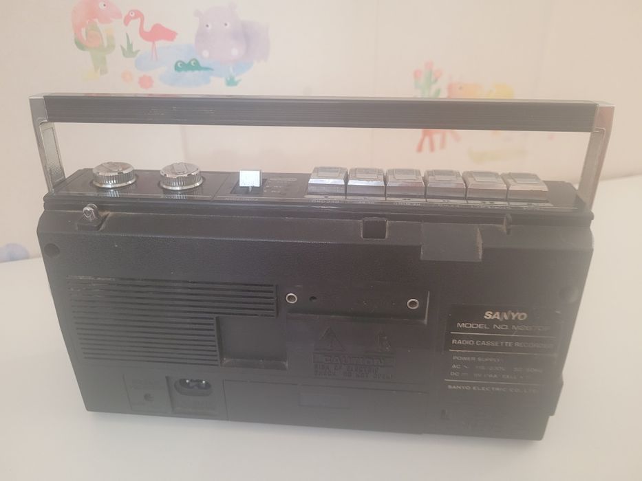 Продам Sanyo магнитофон m2670f