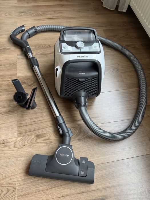 Aspirator Miele fara sac (comp.praf), in stare excelenta