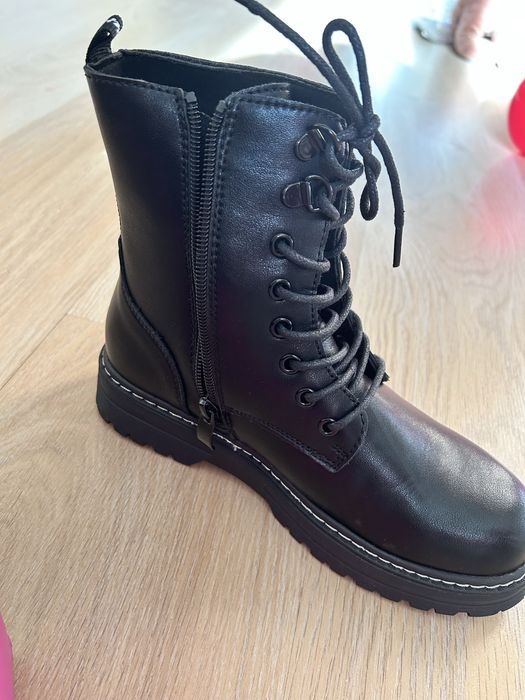 Продам ботинки на девочку