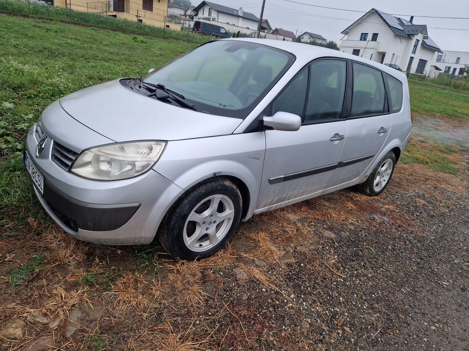 Dezmembrez renault scenic 5 si 7 locuri