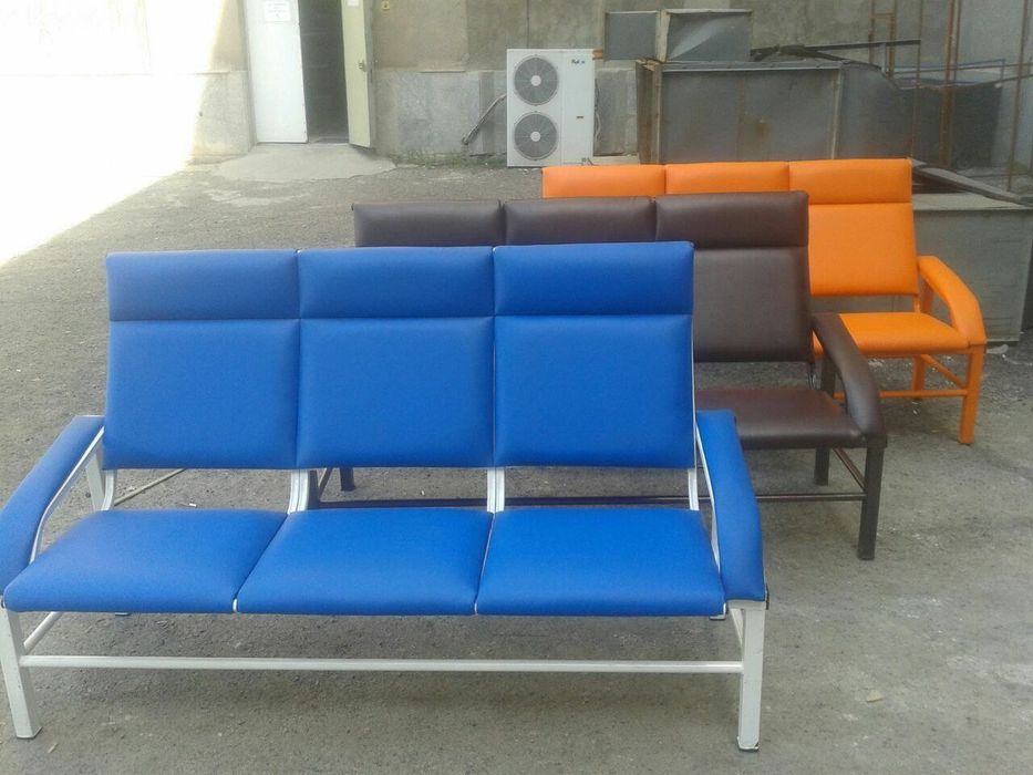 Kutish zallari uchun divanlar