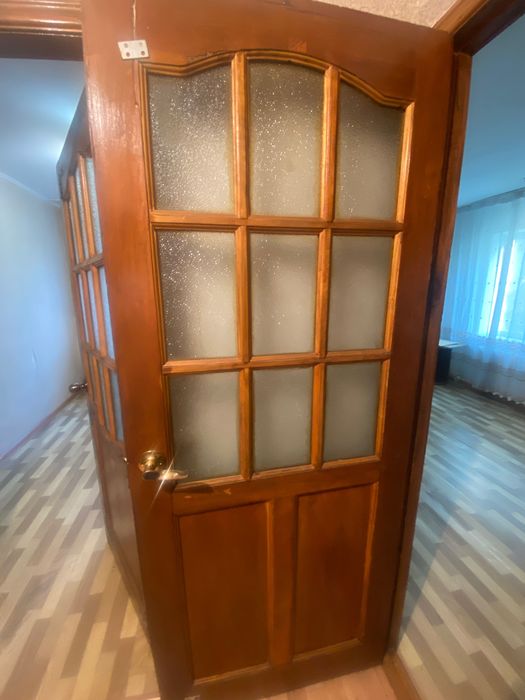 Продам двери, шкафы, прихожая