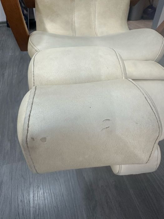 Педикюрен стол с повдигащи крака