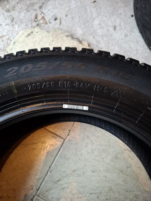 2 Всесезонни гуми Пирели 205/55/16 ДОТ23 7мм