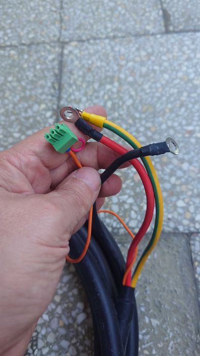 Кабел за електромобил