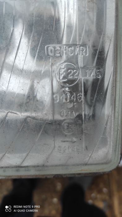 Фара на автомобиль. Заглушка диска на Мерседес..