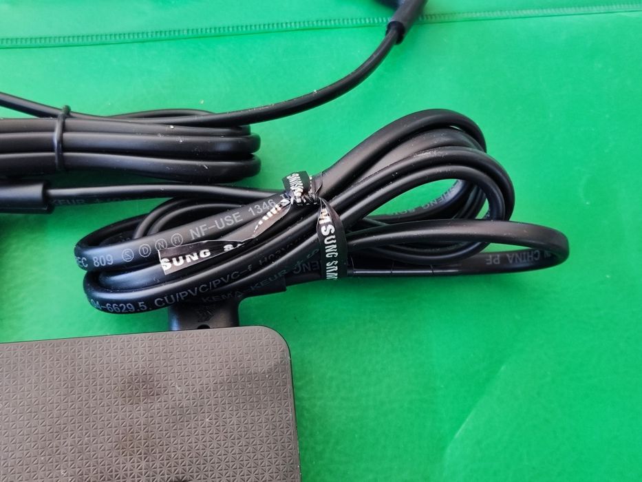 Оригинално зарядно за телевизор samsung