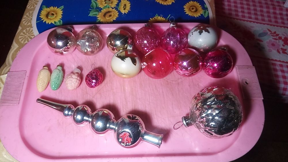 Новогодние игрушки.