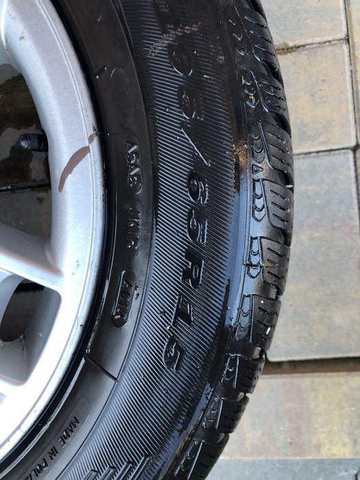 Vând cauciucuri de iarnă vw golf4 195/65/15