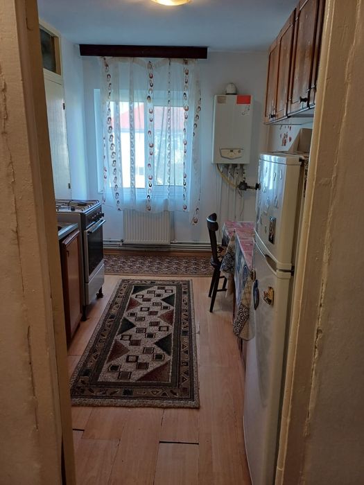 Închiriez apartament