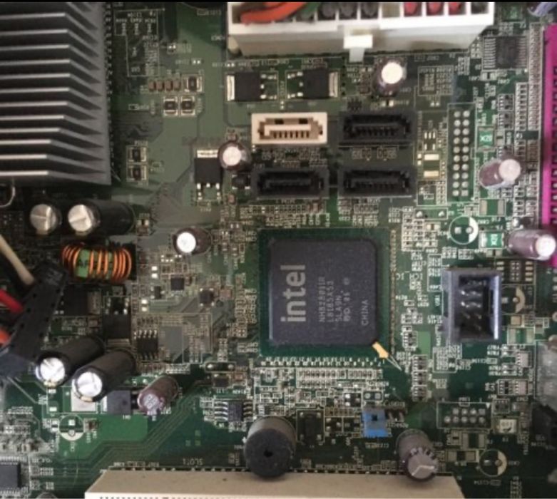 На части Настолен компютър Dell T3400