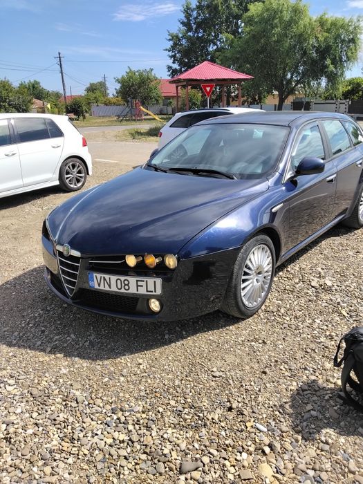 Alfa Romeo 159 stare de funcționare an fabricație 2007motorizare 1.9 160kai preț negociabil 1000euro