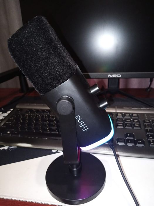 Продам микрофон отличного качества Fifine am8