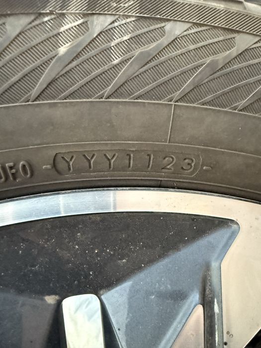 Продам зимние шипованные шины