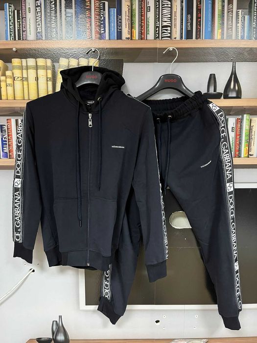 Мъжки екипи Karl Lagerfeld, Dsquared и още !