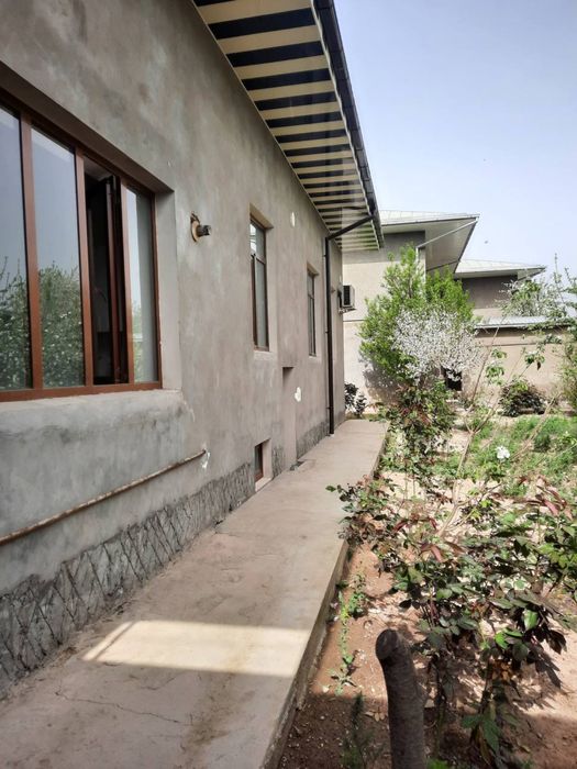 Срочно Кибрай марказида участка сотилади. Ховли узимники янги курилган