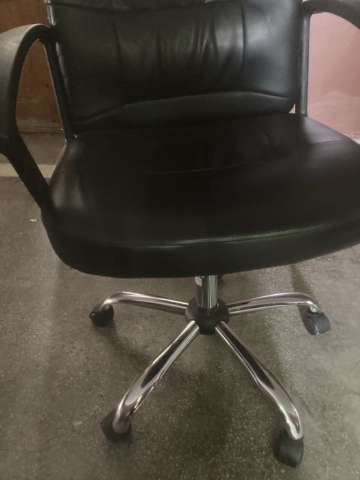 4 броя кожени стола