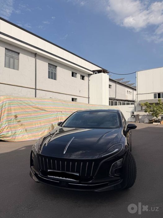 Hongqi eqm5 450km Qora