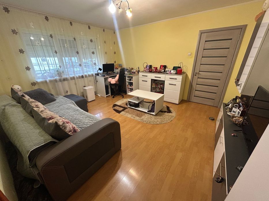 Apartament 2 camere semidecomandat