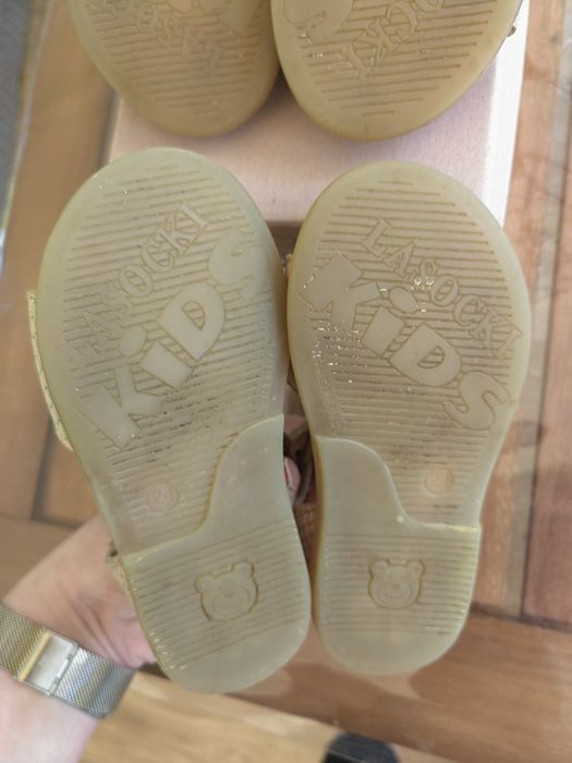 Sandale  piele măr 24