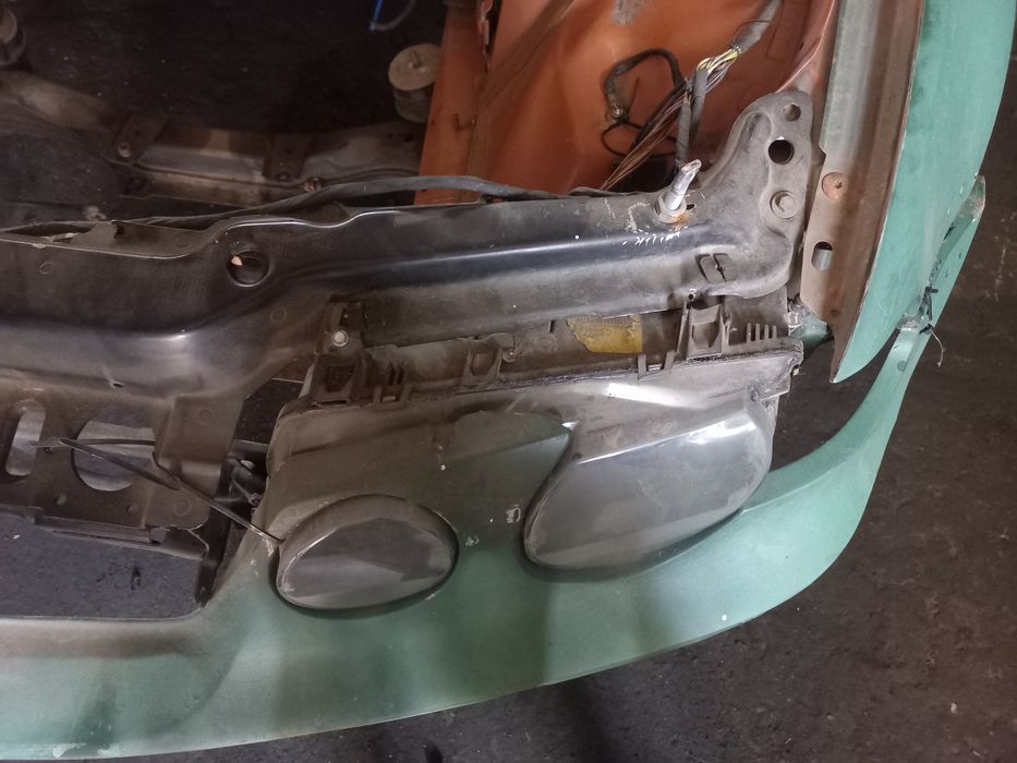 Far stânga bmw e46 compact