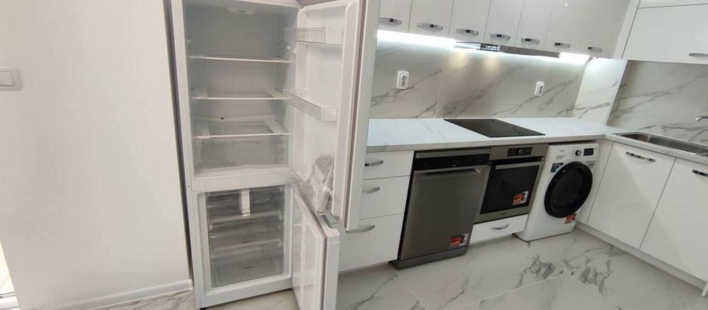 Дава се под наем Двустаен апартамент в Пловдив, Христо Смирненски - 40 кв.м за 410 € - Снимка #2