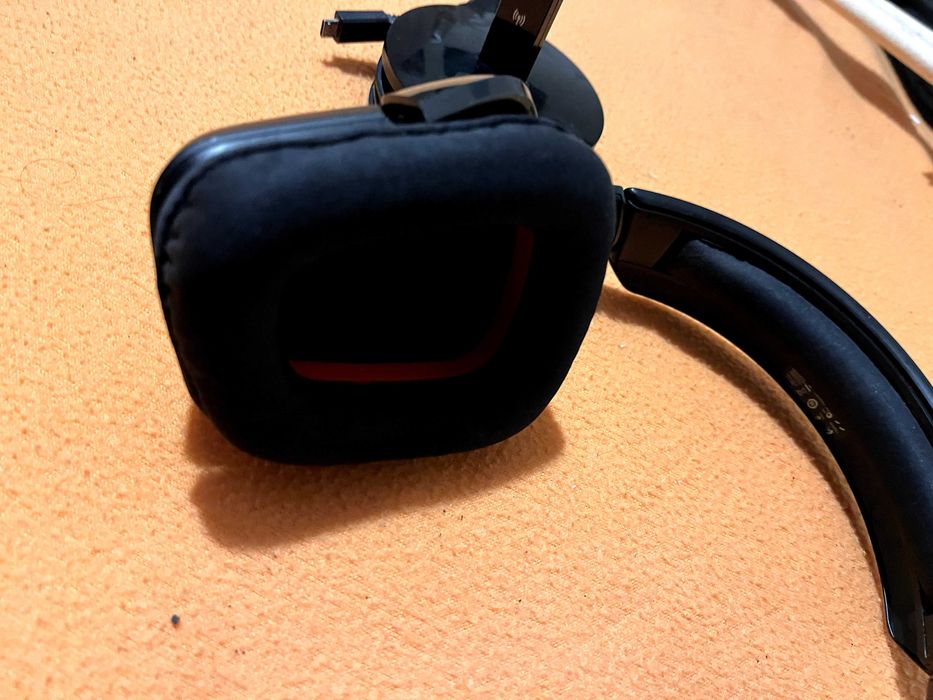 Слушалки Logitech G930