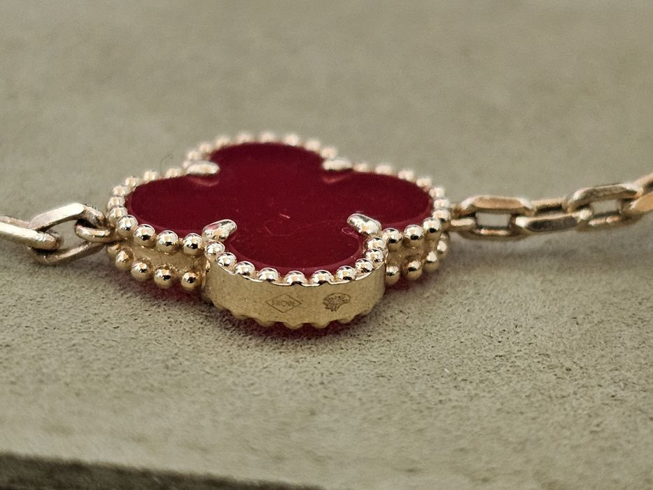 VAN Cleef & Arpels  гривна