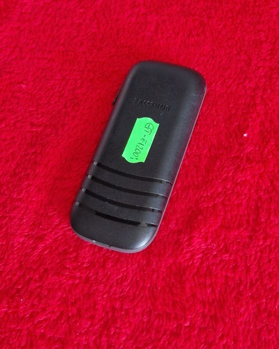 Telefon Samsung cu butoane.  Pret/ bucata