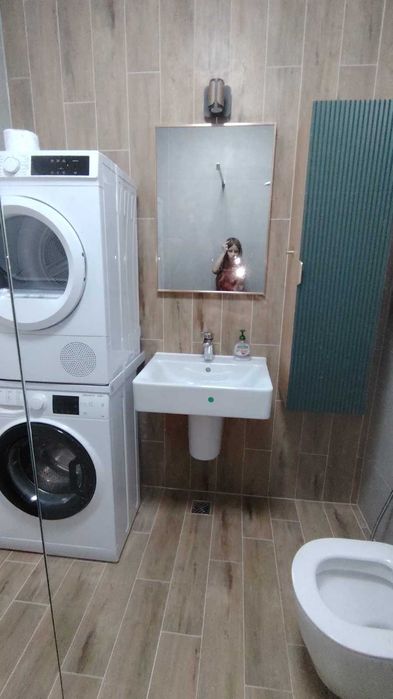 PROPRIETAR – Brasov, ÎNCHIRIEZ APARTAMENT, 2 camere decomandat, cu loc de parcare