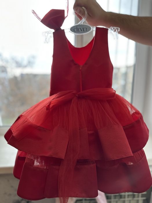 Продам платье для девочки