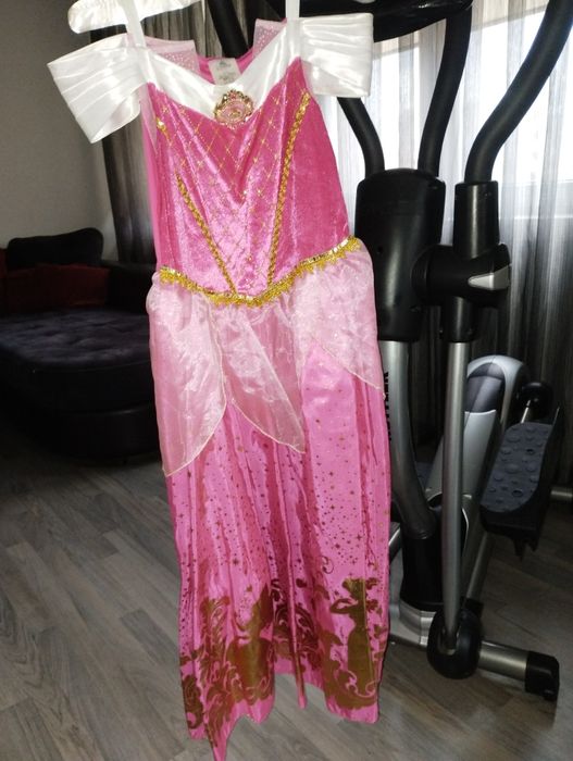 Карнавални рокли на Disney