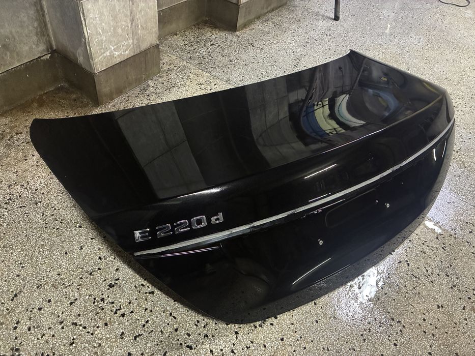 Mercedes W213/Заден капак