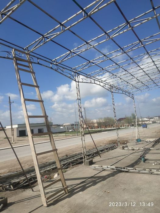 Tom Naves Parnik quramiz