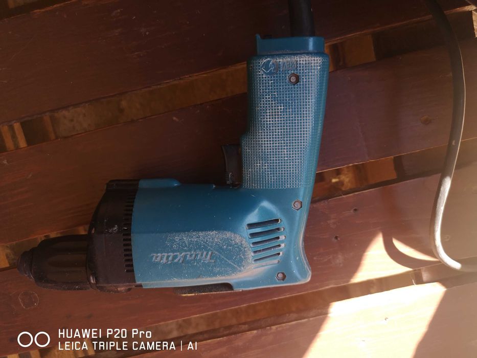 Продавам винтоверт за гипсокартон Makita 6822