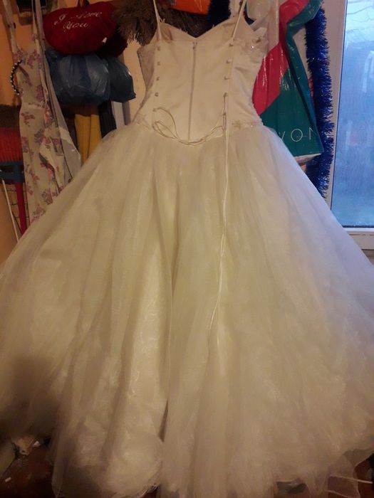 Vand rochie de mireasă