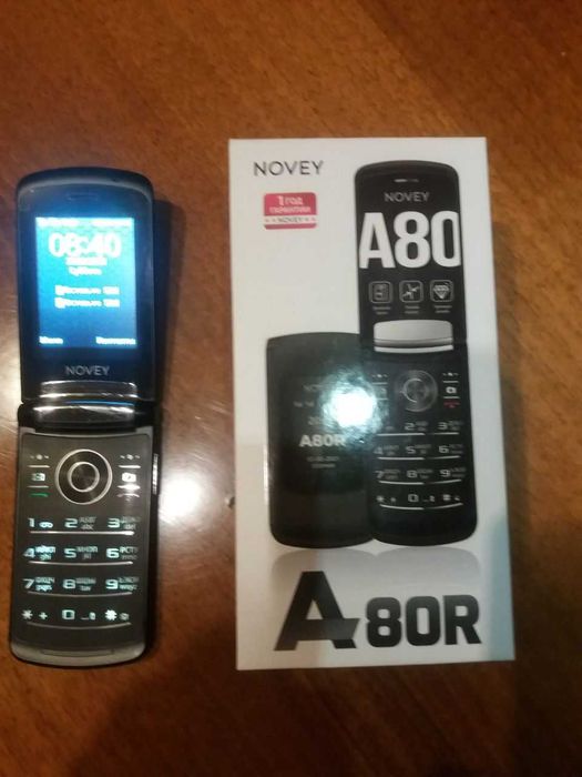 Продается сотовый телефон NOVEY А80R, раскладной.