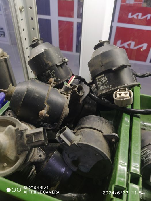 Маторчик вентилятора на Тойота