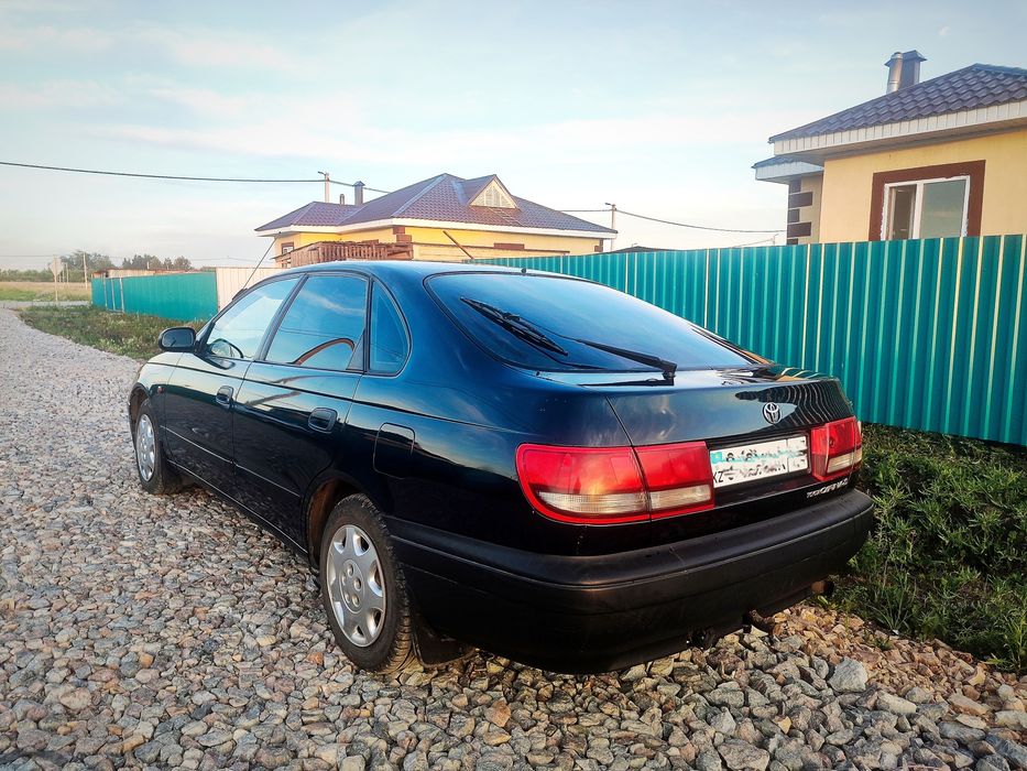 Toyota Carina E продам