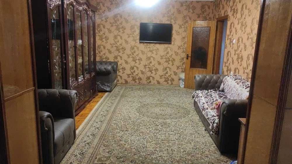 "Mirobod Oybek metro 4 xonali kvartira sotiladi 94m2 3/9 "