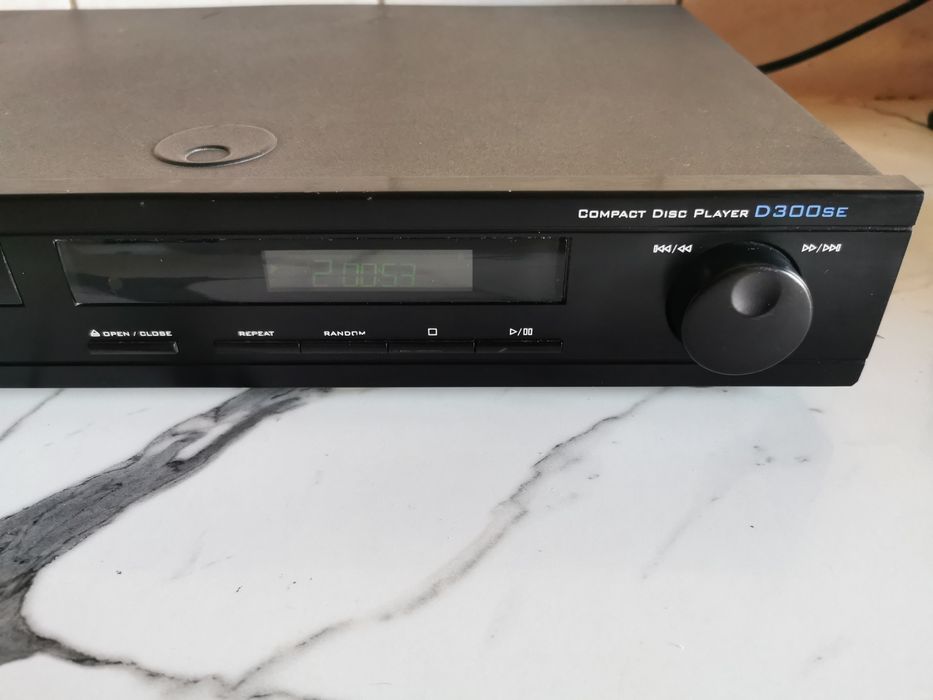 Cambridge Audio D300SE cu Telecomanda Originala