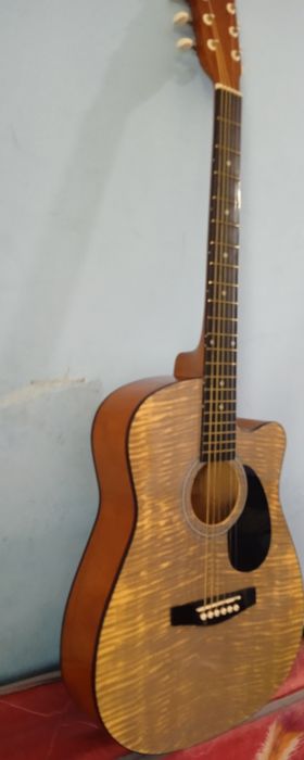 Akustika Gitara SOTILADI