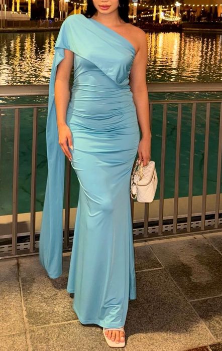 Платье хорошые один раз носила продам