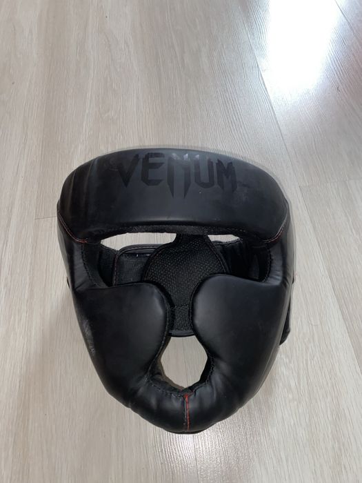Шлем для единоборств