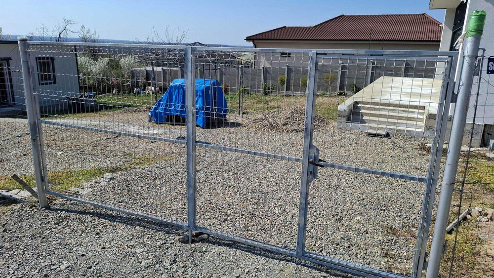 poarta metalica auto cu poarta pietonala intergrata