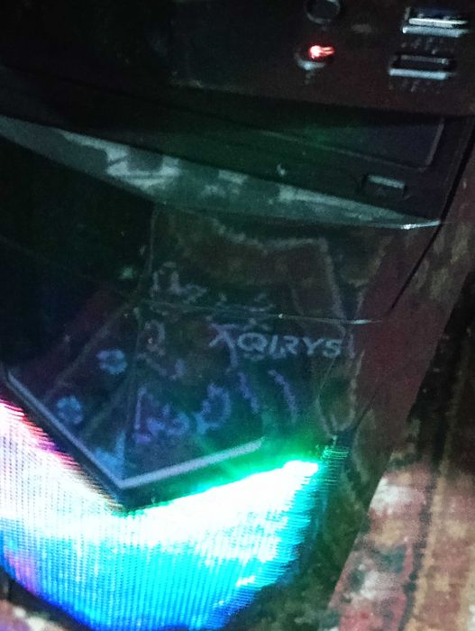 Vând unitate centrala pc cu monitor