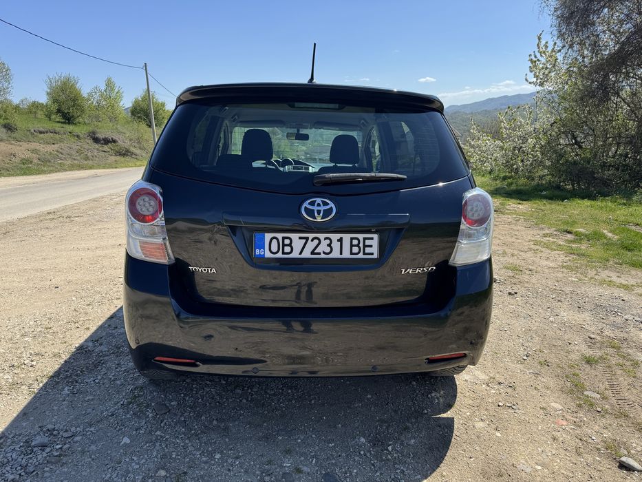 Продавам Toyota Verso