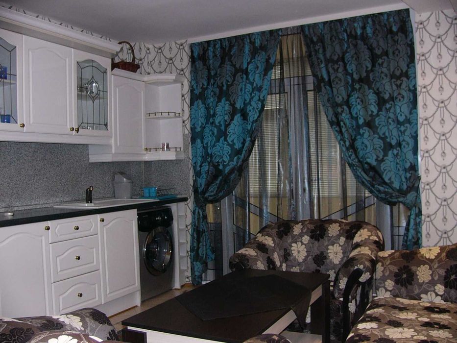 Дава се под наем Двустаен апартамент в Велико Търново, Център - 55 кв.м за 285.6 € - Снимка #3